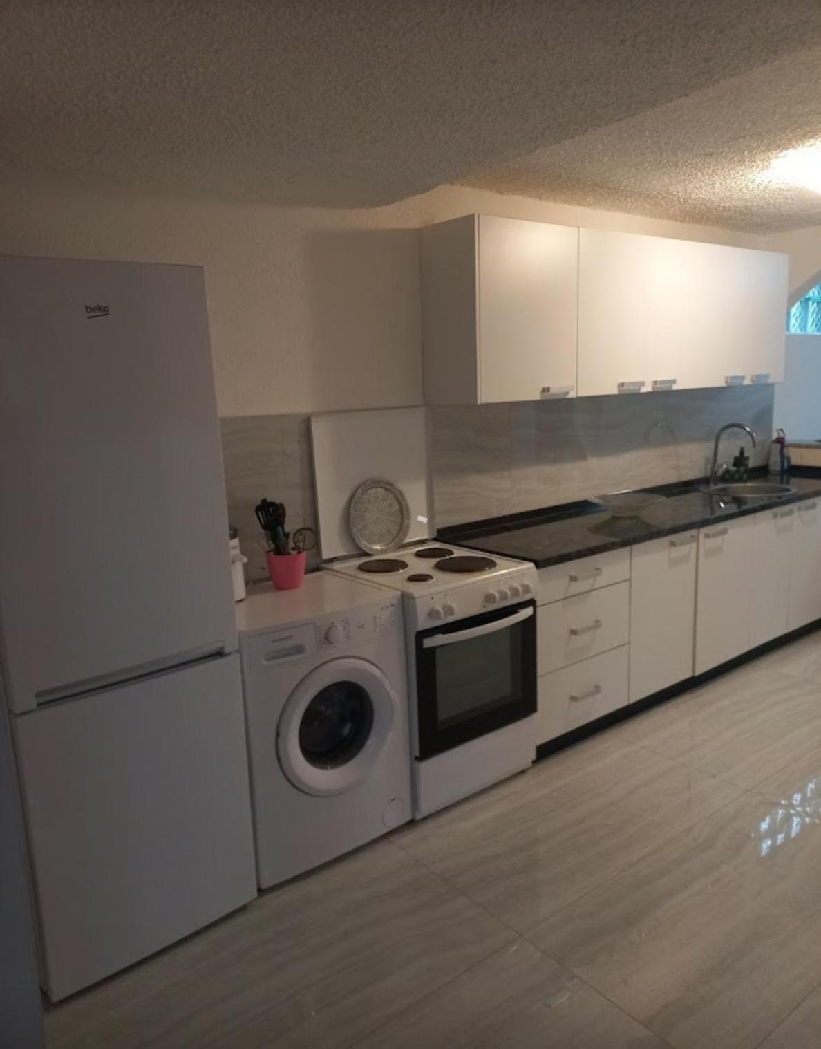 Apartment Modern & Bright In Old Town